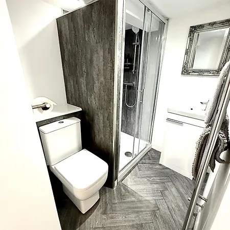 Hornby Luxury Hot Tub And Jacuzzi Suites * Blackpool