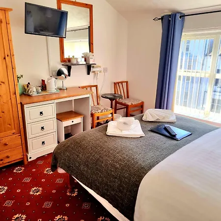 The Cameo 4*