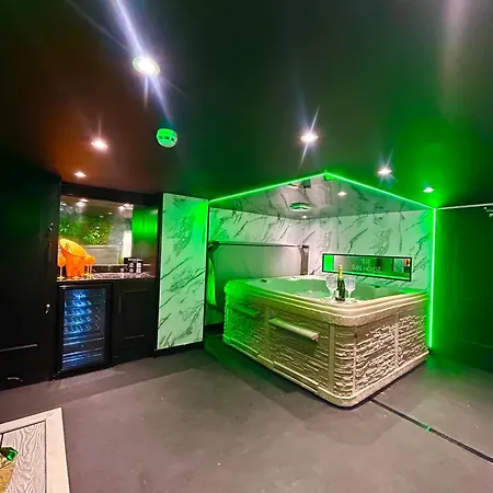 بيت للعطل New - The Fun House - Private Nightclub *