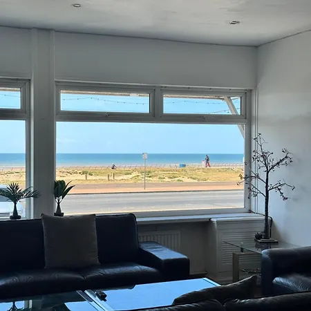 On The Beach Hotel Отель типа 