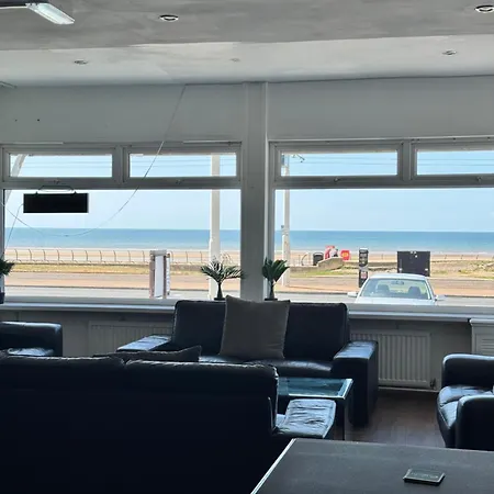 On The Beach Hotel Отель типа 