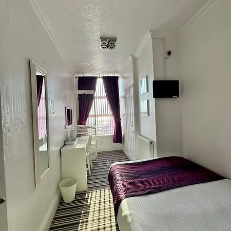On The Beach Hotel Отель типа 