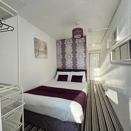 On The Beach Hotel 3* Блэкпул