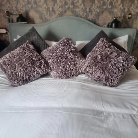 Tracey's Driftwood 3* Blackpool