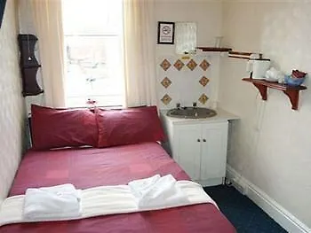 Clarron House 2*