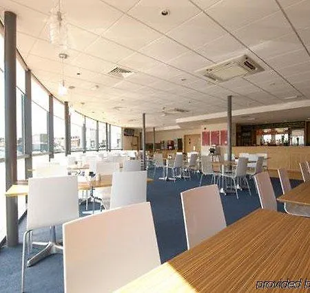 Travelodge South Shore Hotell 3*