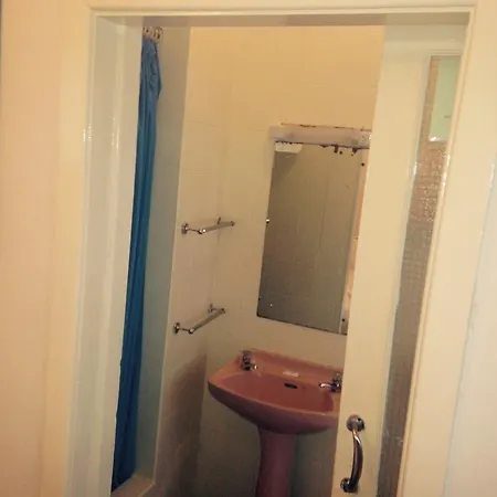 Peek-A-Booze - Budget Hotel - Adults Only 2*