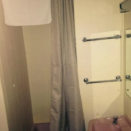 Peek-A-Booze - Budget Hotel - Adults Only 2*
