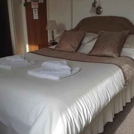 Legends Hotel 2*