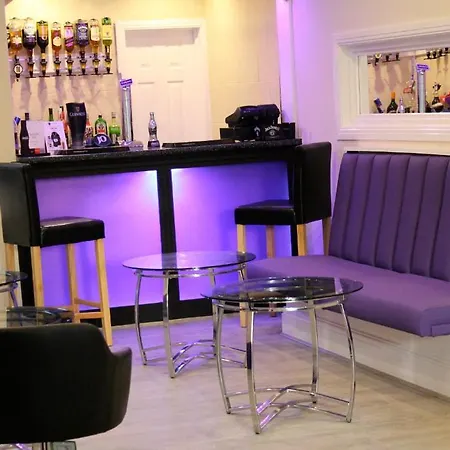 מלון Rosebank 3*