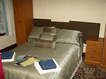 Hotel Cowley