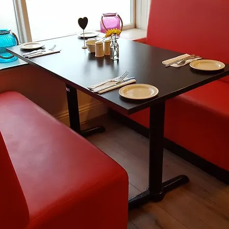 Bed & Breakfast Famille - Famille Group 3*