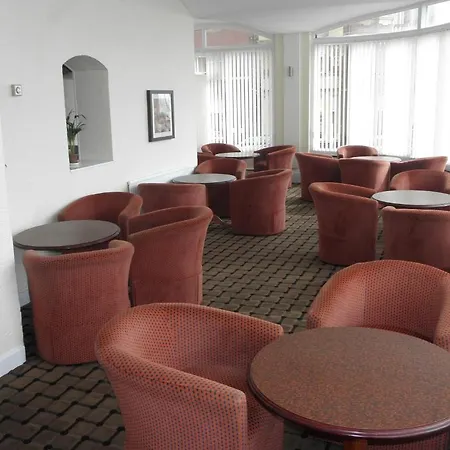 Chequers Plaza Hotel Blackpool