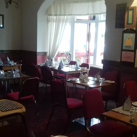 Elmfield 3*
