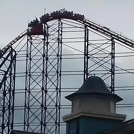 Elmfield 3* Blackpool