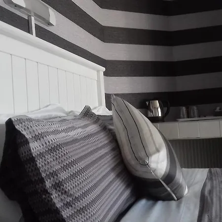 Elmfield 3*