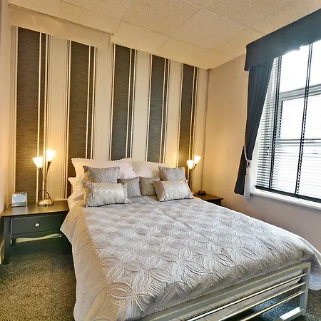 4 Star Phildene 4* Blackpool