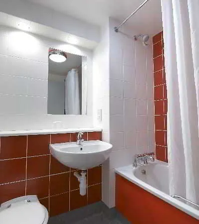 Travelodge South Shore 3*