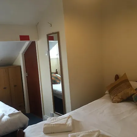 Hayward 2* Blackpool