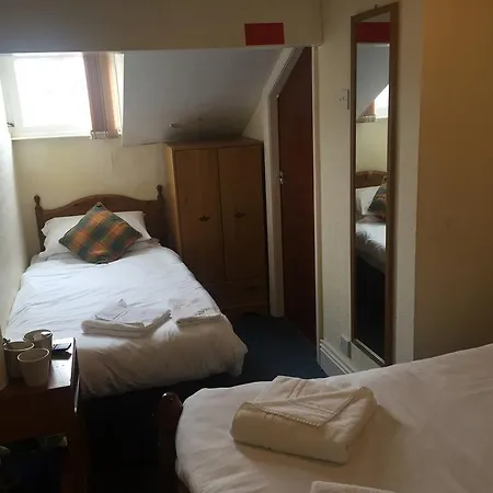 Hayward Hotel 2*