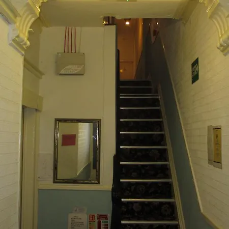 Bed & Breakfast Crompton House