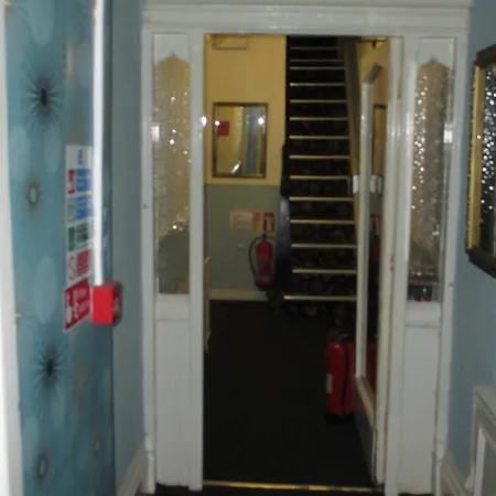 Crompton House 2* Blackpool