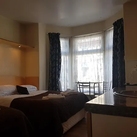 Ivanhoe 2* Blackpool