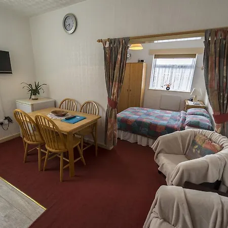 Apartment Lyndale Flats Blackpool