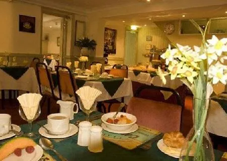 Bed & Breakfast Famille - Famille Group