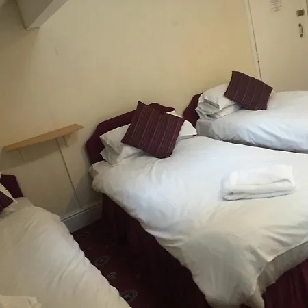 Hayward 2* Blackpool