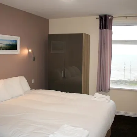New Hacketts 3* Blackpool