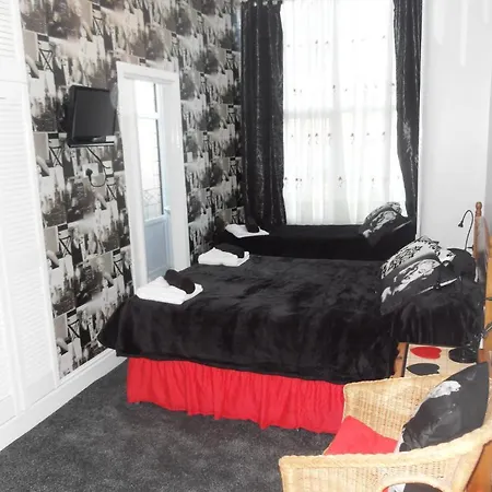 Bradleys 2* Blackpool