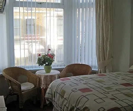 B&B Fairhaven On Woodfield Road