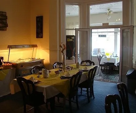The Shepperton 3* Blackpool