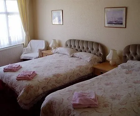 Guest house Moorings 3*