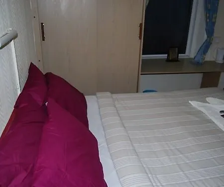 Myroomz Silver Hotell