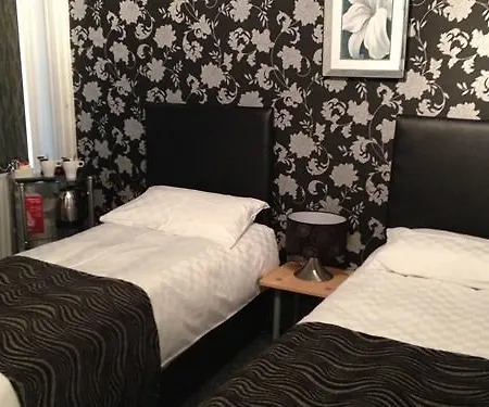 Bed & Breakfast Manor House 3*
