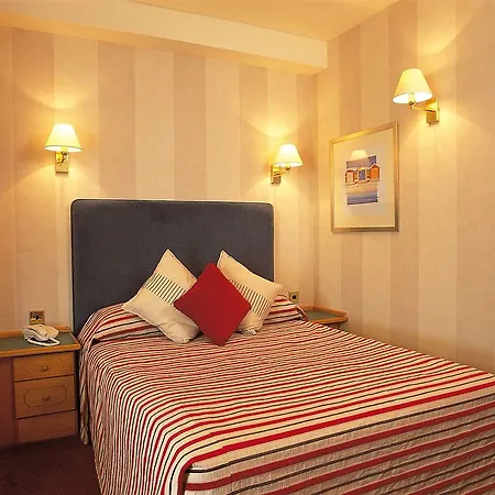 Claremont 3* Blackpool