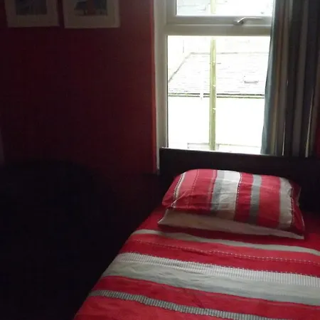 Friends Hotel Bed & Breakfast 4*