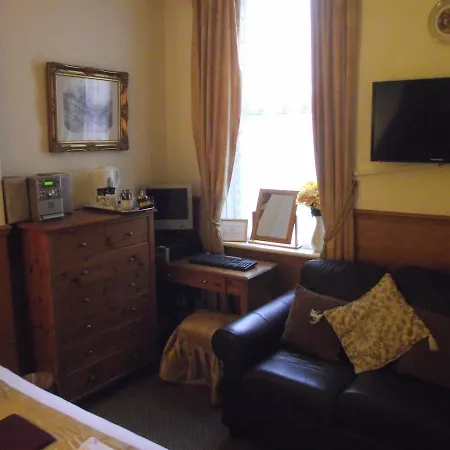 The Molly House 4*