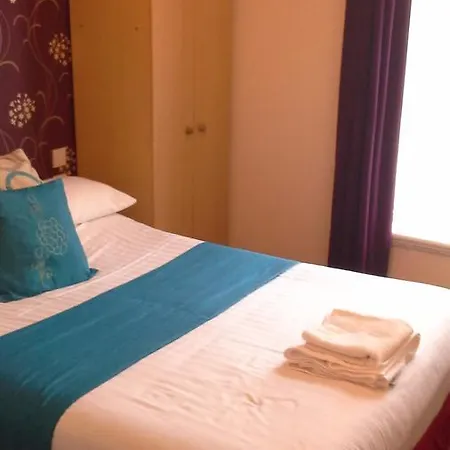 The Trafalgar Guest house 3*