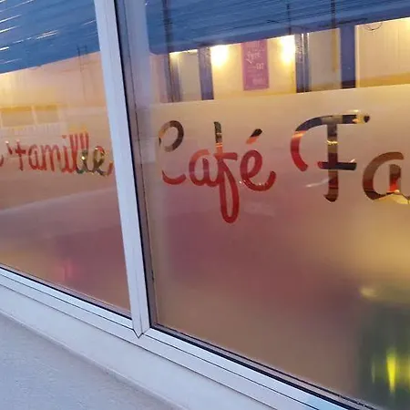 Famille - Famille Group 3*