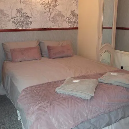 Iona Bed & Breakfast Blackpool