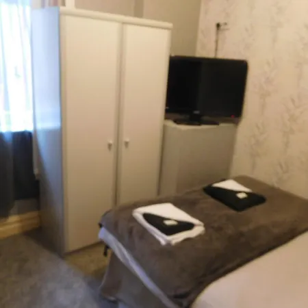 Iona Bed & Breakfast Blackpool