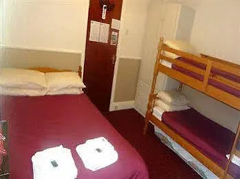 Delamere Hotel 3*