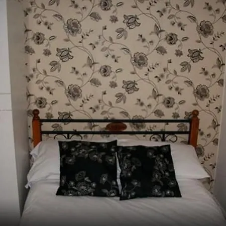 Hotel The 3*