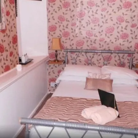 Hotel The 3*