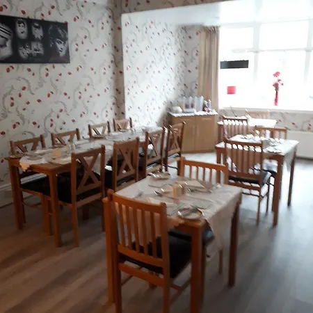 Montgomery 3* Blackpool