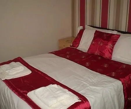 Hotel The South Lea 3*