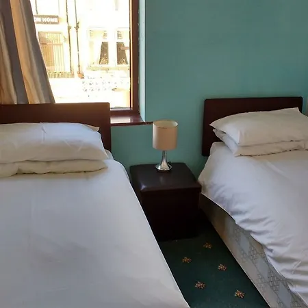 Bed & Breakfast Friends Hotel 4*